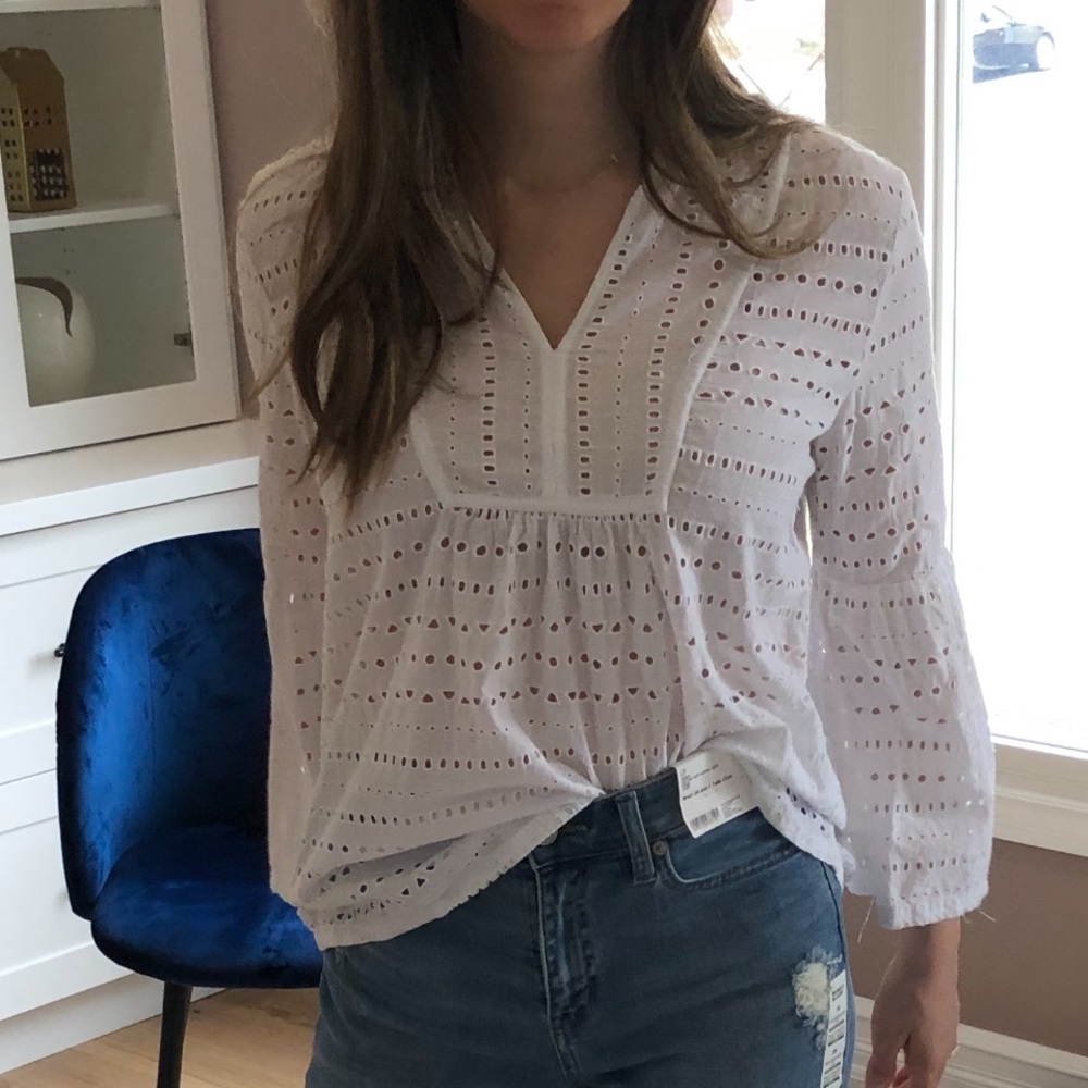LOFT summery 3/4 bell-sleeved top with eyelets